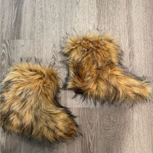Chic Faux Fur Boot Covers